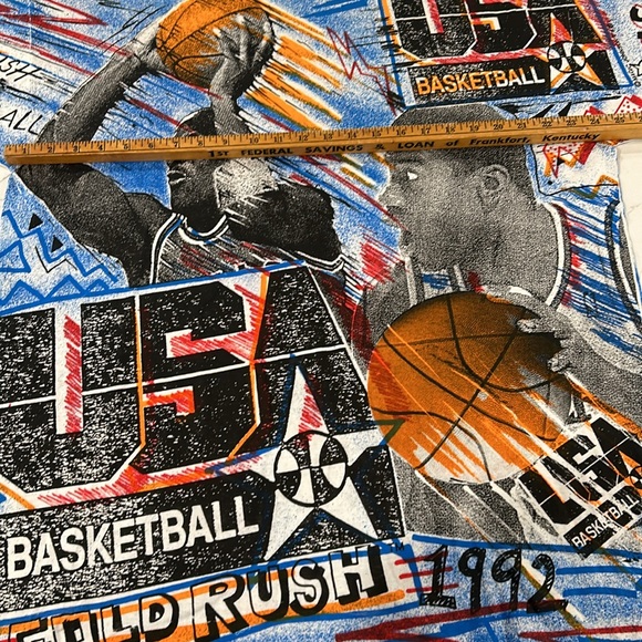 RARE, VTG, Michael Jordan & Magic Johnson Size XL 1992 T-Shirt amazing find!!! - Picture 8 of 16